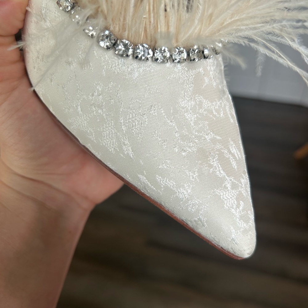 ANTONIO MELANI x NICOLA BATHIE Ivory Feather & Crystal Pointed-Toe Mule - Picture 4 of 5